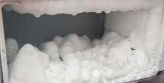 Defrost manually if ice buildup occurs