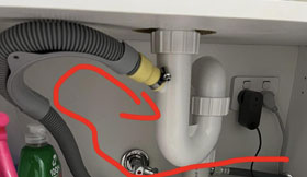 Outlet pipe connection